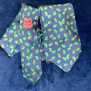 Hermes tomato tie